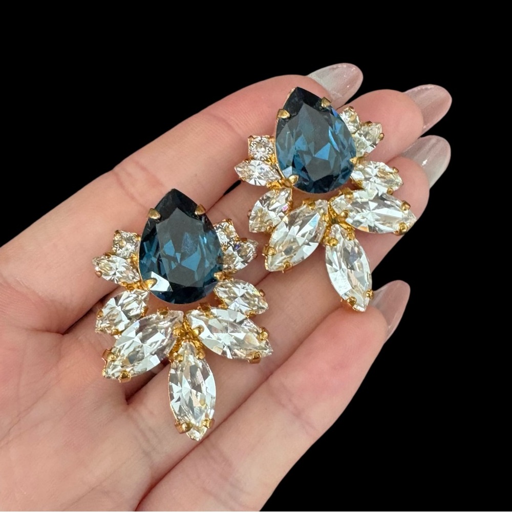✨Stunning Blue and Clear Austrian Crystal Stud Earrings